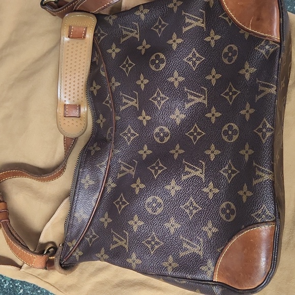Automatic used Louis Vuitton brown Monogram Boulogne 35 shoulder bag - Picture 3 of 16